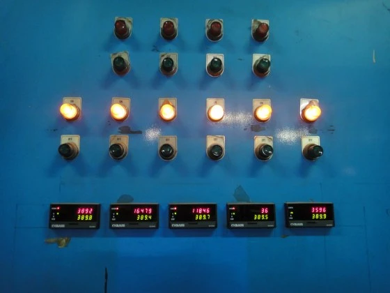 三相電壓錶,三相CT電流錶,電表自動控制,集合式電表配電盤,軟體開發設計,瓦時表配電盤體開發設計,三相瓦時錶,三相瓦特錶,三相CT電流錶,三相電壓錶,PLC程式控制,電壓表圖控軟體設計,集合式綜合電力錶,同時顯示三相電壓(V),三相電流(A),實功率 (KW),虛功率(KVAR),頻率(HZ),功率因數(PF)功率因數,瓦特,瓦時計,率,視功率,虛功率,乏時計,集合式電表配電盤,三相瓦時表,三相瓦特表,三相CT電流錶,三相電壓錶,功率因數表圖控軟體設計三相電流表,配電盤集合式電錶,電表人機介面,電表PLC
