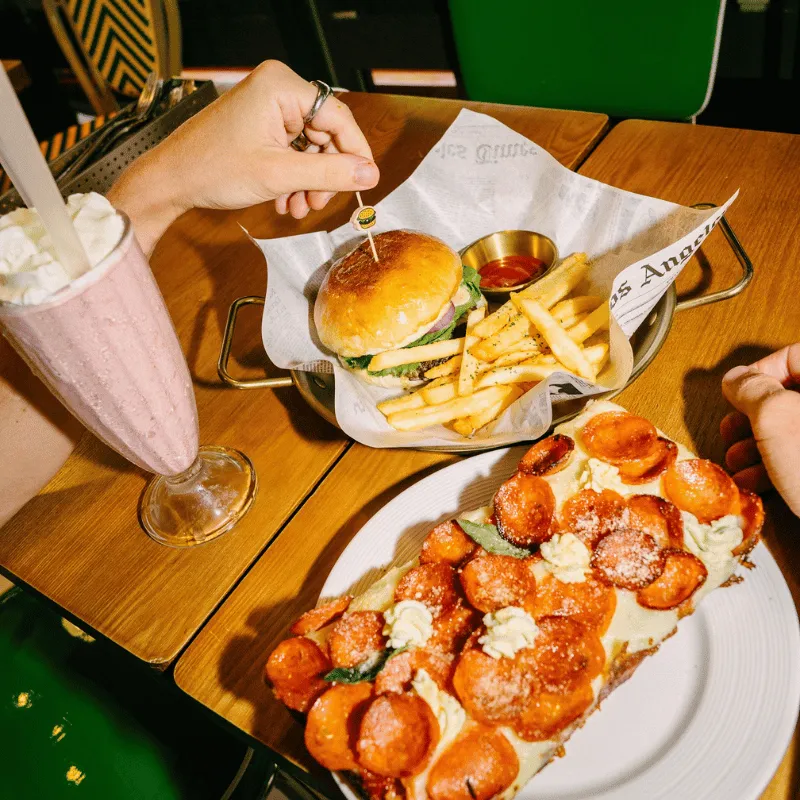 若萱庭苑美式餐廳