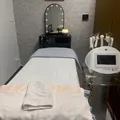 專家教您精準改善頭皮出油，找回清新自信