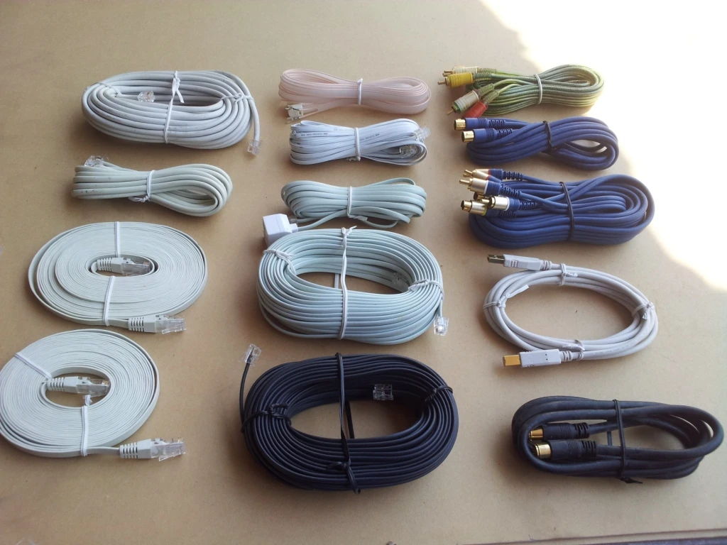 售:一批網路線材、影音線材、電話線材、影音接頭