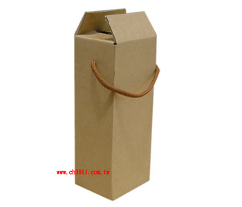 包裝盒本身可隨手提，不需要再使用手提袋。盒型結構也可堆疊，方便運送。