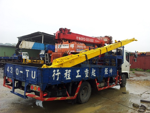 吊卡車出租.搬傢.吊車詢價.小螃蟹吊車吊車出租.修繕.高空作業車出租