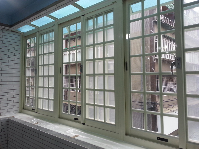 建興鋁門窗工程行|氣密窗|防盜窗|隔音門|採光罩圖1