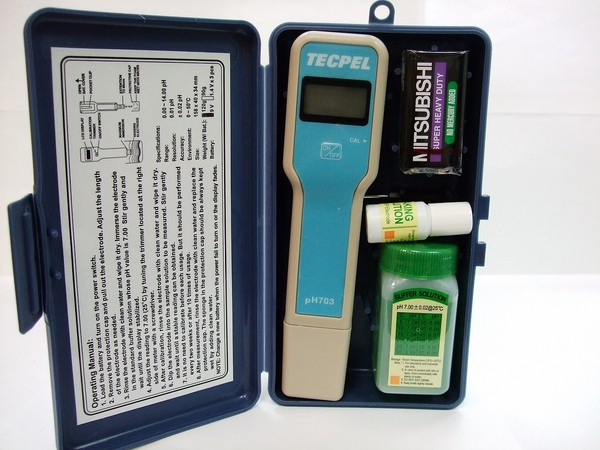 pH-703 酸鹼度計與附件