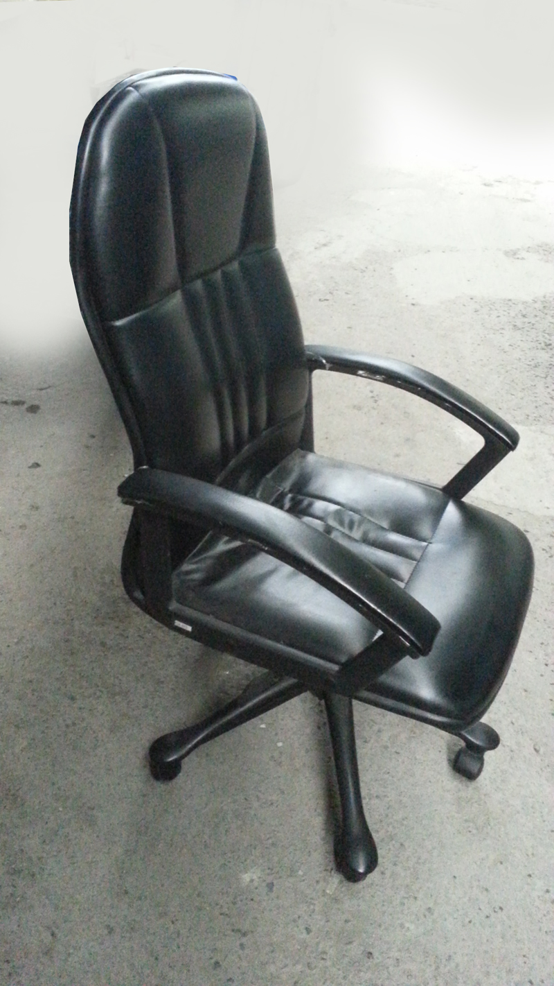 二手辦公椅,直紋主管椅.高背椅.扶手椅.一般泡棉750元/張