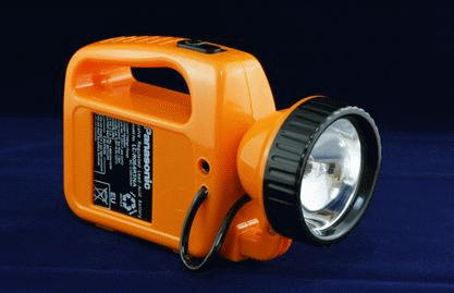 電池專家汎球牌手提充電探照燈PW-666