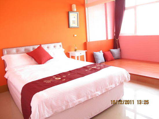 墾丁住宿+來回接駁+機車+水上活動+颷沙+賽車$2050