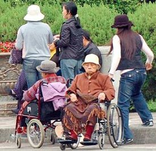 台中人力外籍看護工(6)
