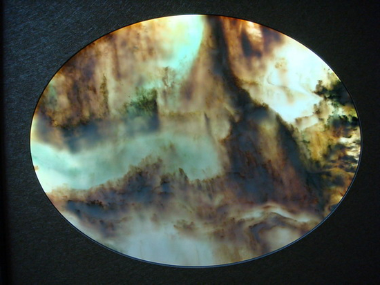 淺論台灣瑰寶水墨石藝術－孫源志‧典藏家