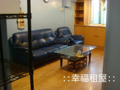 客廳很寬敞採光和通風都很好