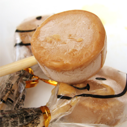 以著名北港花生製作,有如吃麵包夾花生醬,香味四溢