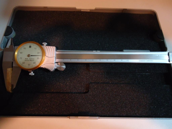 附錶卡尺