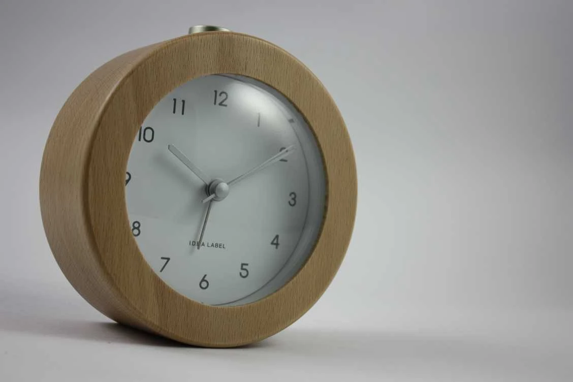 萬項百貨-台灣製 木製鬧鐘