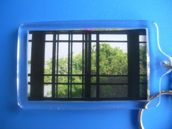 €窗內~窗外的您我愛惜生命~不要放棄生命！活著就有希望！