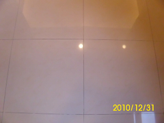 拋光石英磚汙染施工後**深層除汙之後晶化施工完成回復光澤**