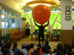 氣球人,人入氣球表演,大氣球表演 Ballon Man