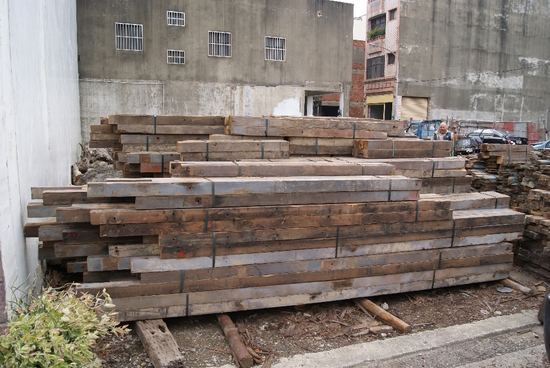 全省收購檜木舊料，檜木回收及拆屋檜木舊料