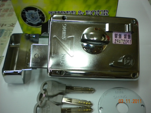 改良型鐵門三段鎖