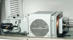 全系列主軸之主軸馬達採用 FANUC 內藏式馬達驅動與 C 軸控制,提升機台加工性能穩定性,提高加工精度。