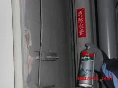 噴灑药劑防治老鼠