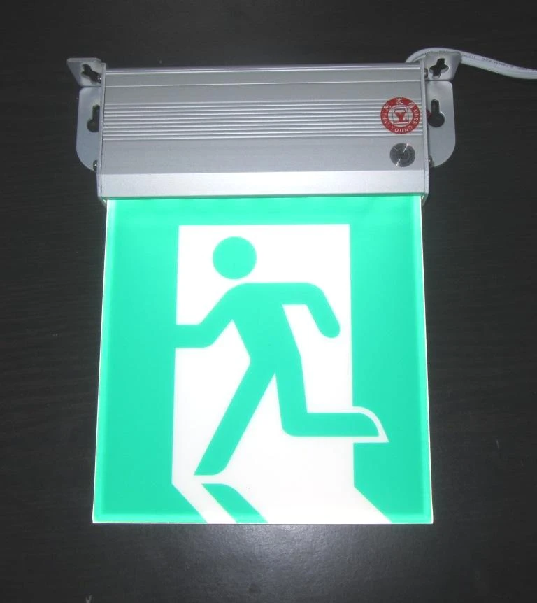 LED緊急出口燈-避難方向標示燈-消防燈-逃生燈
