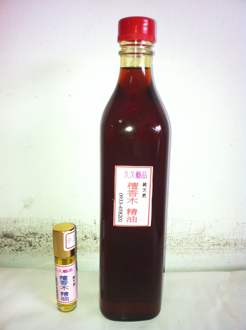 檀香木 ( 精油 ) 500cc 一瓶 售價 $15000 10cc 一小瓶 $500