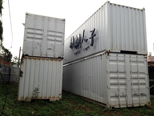 40呎貨櫃屋(9成新，原為建商用的樣品屋)