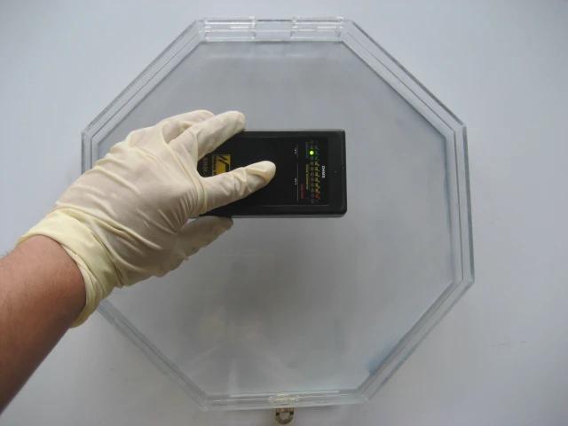 表面處理導電高分子的承裝probe card的壓克力箱