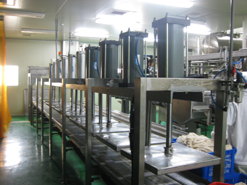 無塵室內加壓模具機