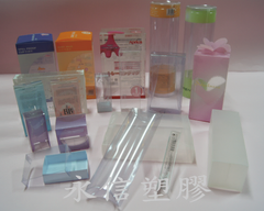 透明塑膠材質適合各類型產品包裝使用,也可增加局部印刷或燙金處 理,為整體設計加分...