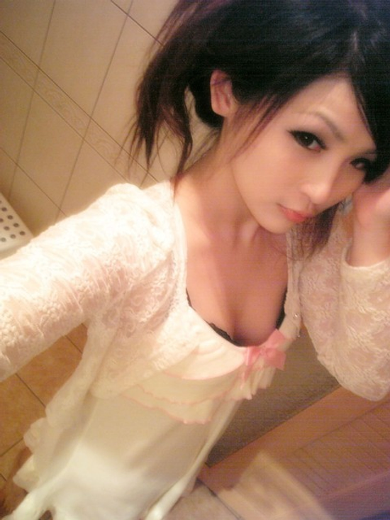 性感學妹小諾缺錢兼職