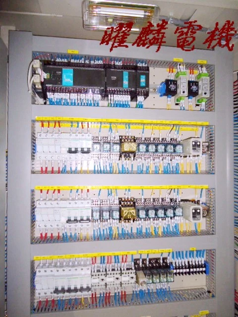 變頻器控制 PLC 發電機併聯盤