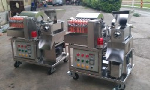 小型榨油機(活動式)展示做生意 .用途榨苦茶油.麻油