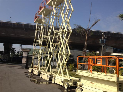 JLG 8M剪刀式自走車
