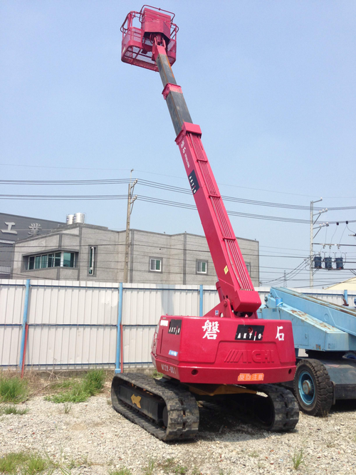 AICHI SR-182履帶式高空車
