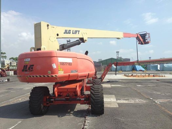 JLG 860SJ 28米輪式高空作業車出售