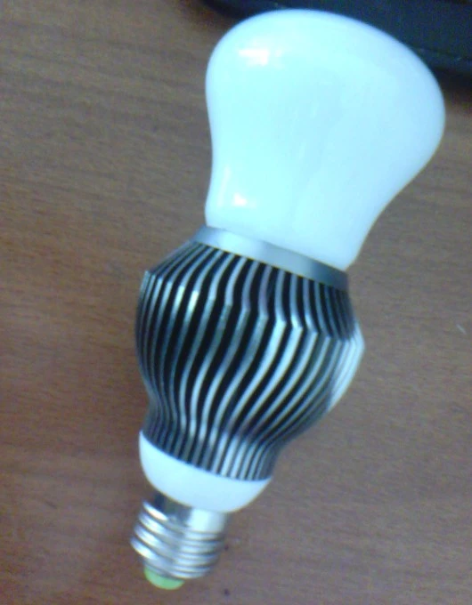 led球泡灯8-12W全周式发光