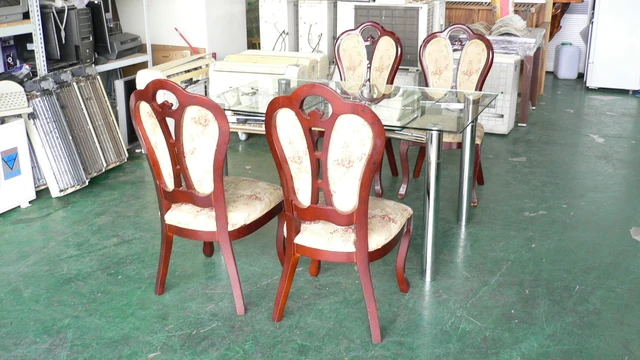 全新玻璃伸縮餐桌含2手餐椅*可當會議桌-咖啡桌-工