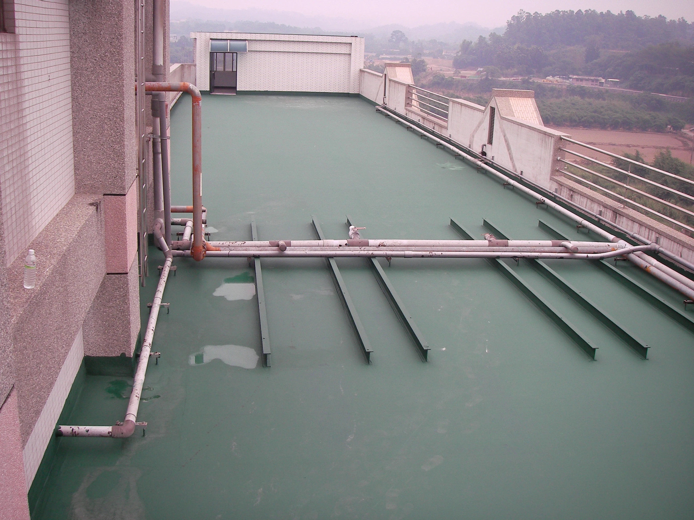 屋頂水性隔熱防水塗料