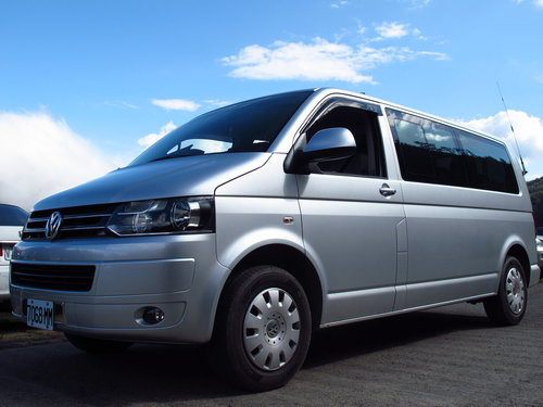 服務車輛為德國原裝T5商務車