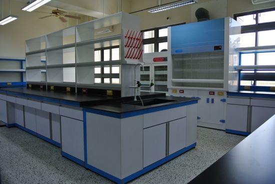 實驗室設備,藥品櫃,實驗桌,排氣櫃,廢氣處理設備,抽風機