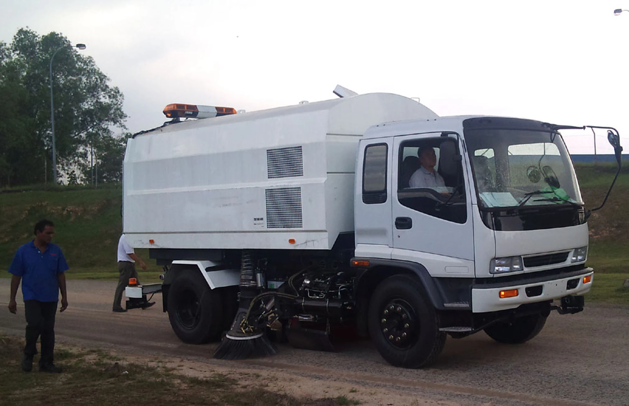 6 cum road sweeper in Malaysia-mounted on local Isuzu chassis
