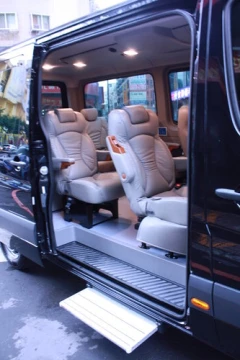 包車旅遊,商務洽公參訪,機場接送,環島旅遊包車