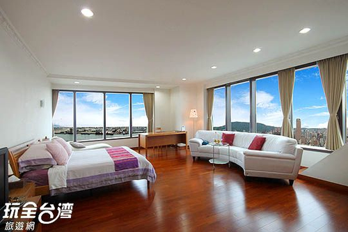 85大樓主題套房最高樓層 唯一270度面窗視野海景房