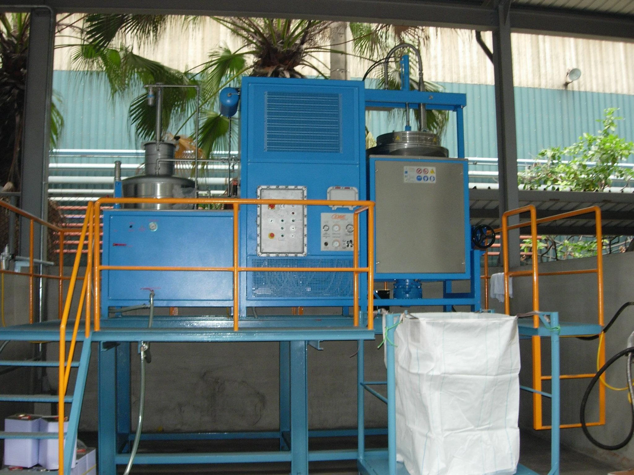 溶劑回收機-耐熱蒸餾袋-餾餘物濃縮乾燥設備