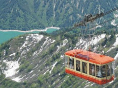 日本屋頂阿爾卑斯山之旅】前往以自然山色景觀而聞名的立山連峰,長達90公里山岳線,需搭乘六種不同的交通工具。