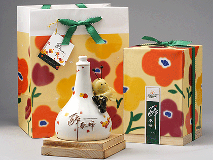宏基醉春蜂蜂蜜酒包裝榮獲2010台灣設計獎禮盒設計金獎