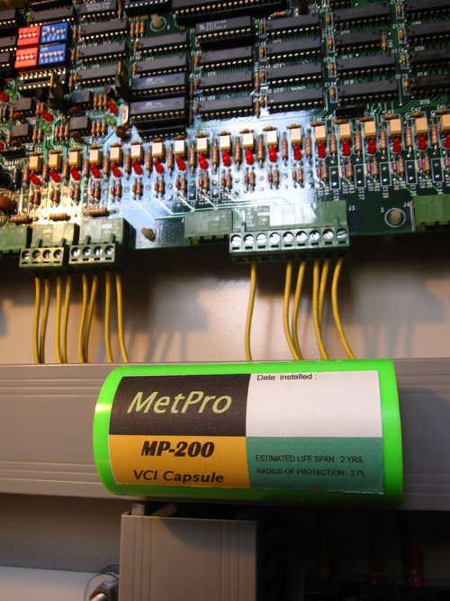 各種配電盤、控制箱內部,使用MetPro VCI防銹盒,可長期間維持電器系統正常運作。
